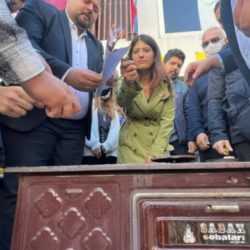 Mersin'de eylem: Fatura ve diplomalarını yaktılar