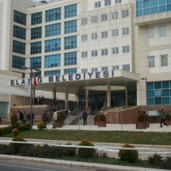 AKP ’li belediye mahallenin çocuk parkını müteahhite sattı