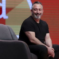 Cem Yılmaz'dan akaryakıt zamlarına ilişkin ironik paylaşım