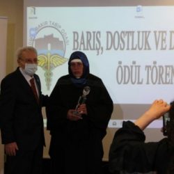 Emine Şenyaşar ’a "Barış, Dostluk ve Demokrasi" ödülü